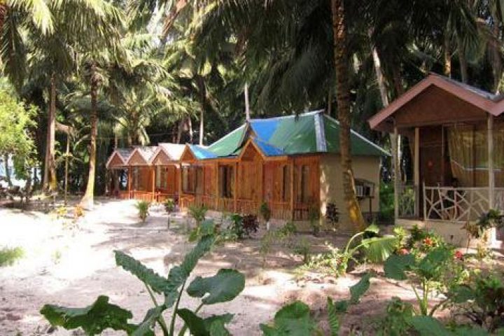 Gold Star Beach Resort in Havelock