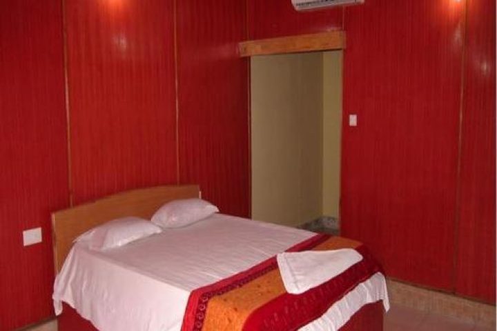 A room at Gold Star Beach Resort in Havelock